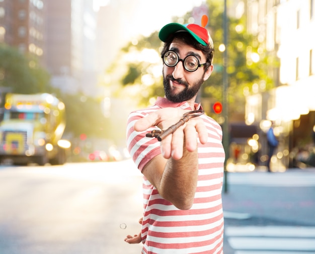 Foto gratuita engañar a hombre loco. la expresión feliz