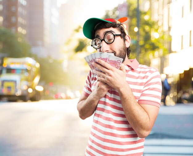 engañar a hombre loco. la expresión feliz