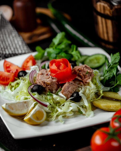 Ñ Ensalada de basura con carne