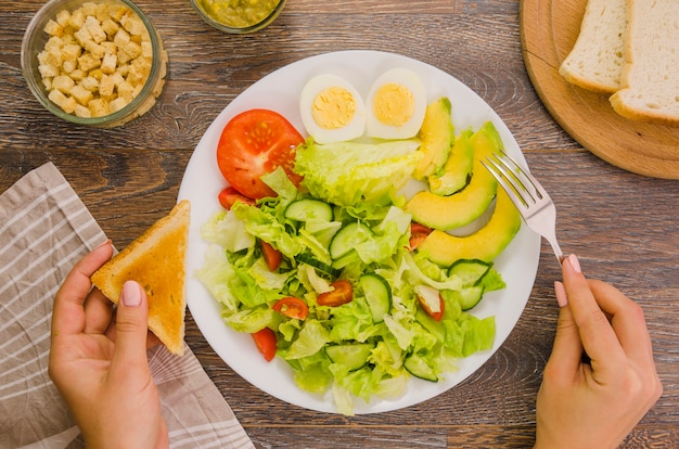 Ensalada deliciosa y saludable de lechuga