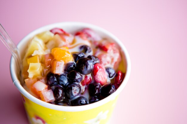 Ensalada de frutas con helado