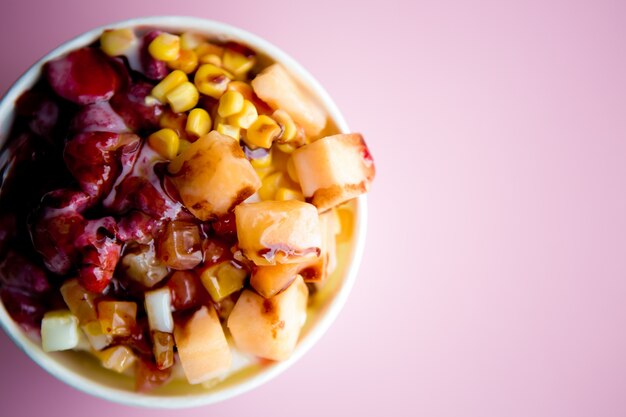 Ensalada de frutas con helado