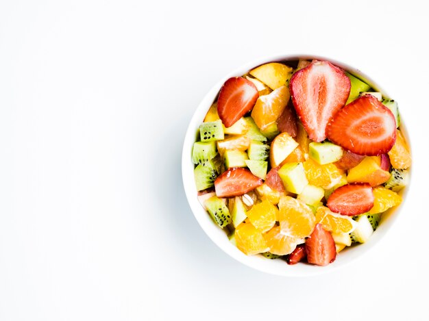 Ensalada de frutas en un tazón