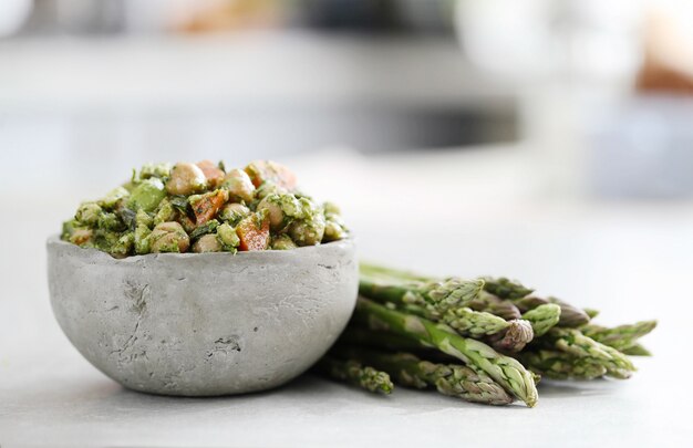 Ensalada de garbanzos y aguacate