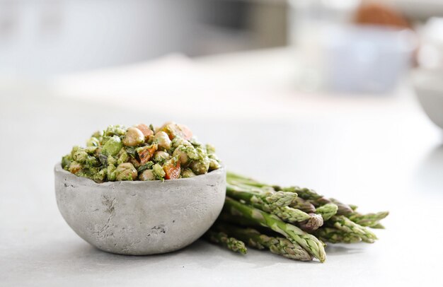 Ensalada de garbanzos y aguacate