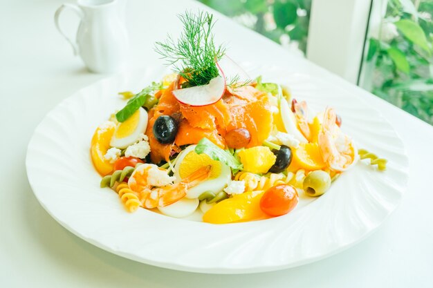 Ensalada de mariscos mezclados