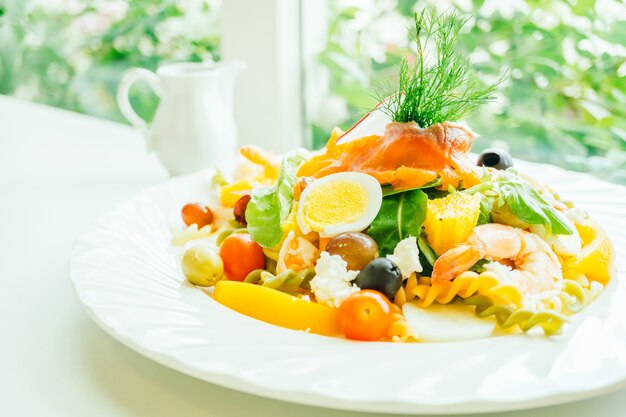 Ensalada de mariscos mezclados