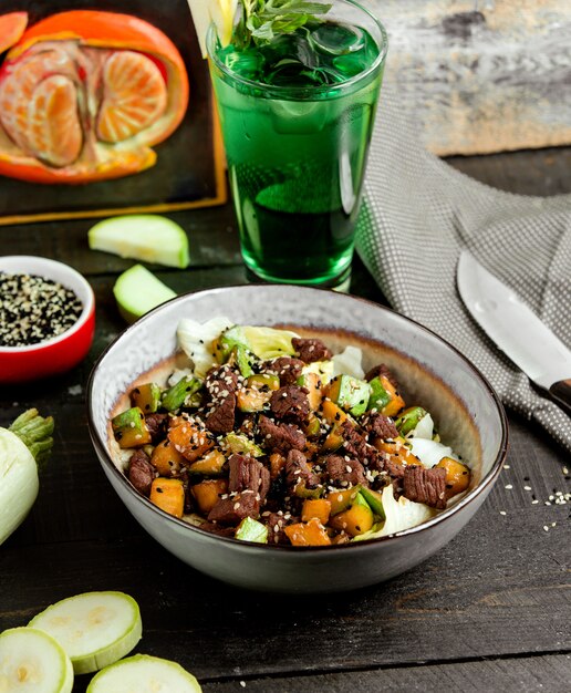 ensalada de miel con verduras y verde