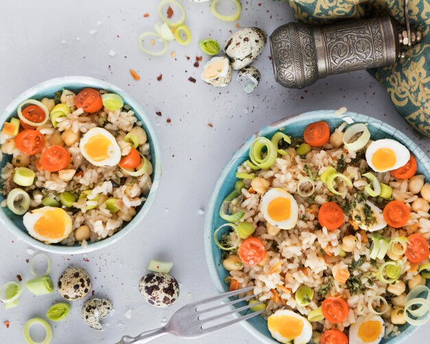 Ensalada de verano con huevos y verduras