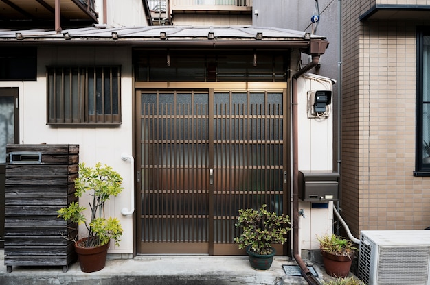 Entrada de la casa pequeño edificio de Japón
