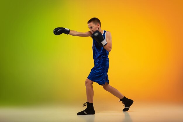 Entrenamiento de boxeador profesional adolescente