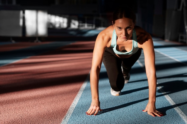 Foto gratuita entrenamiento de personas para el atletismo