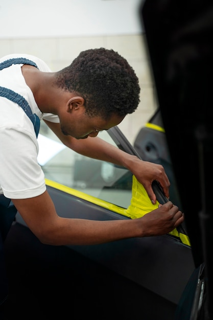 Foto gratuita envoltura de autos doign de salón de servicio automático