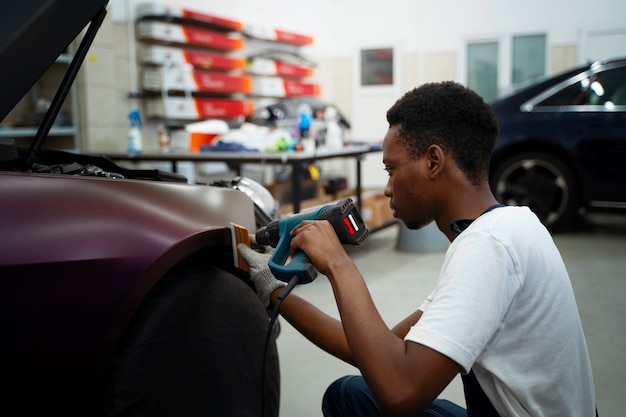 Envoltura de autos doign de salón de servicio automático