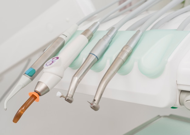 Foto gratuita equipamiento de dentista