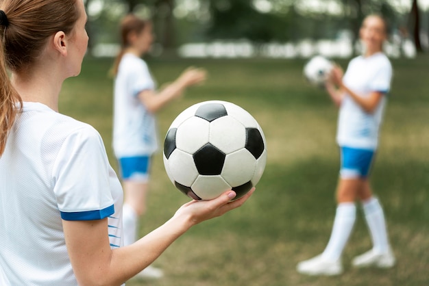 Equipo de fútbol femenino de primer plano