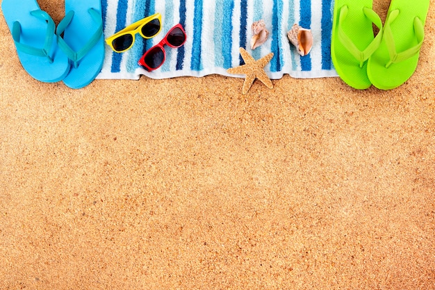 Equipo de playa de una pareja en la playa