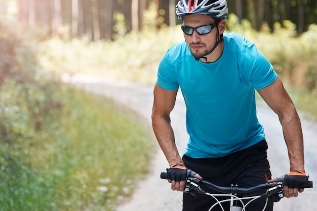 El es un ciclista profesional