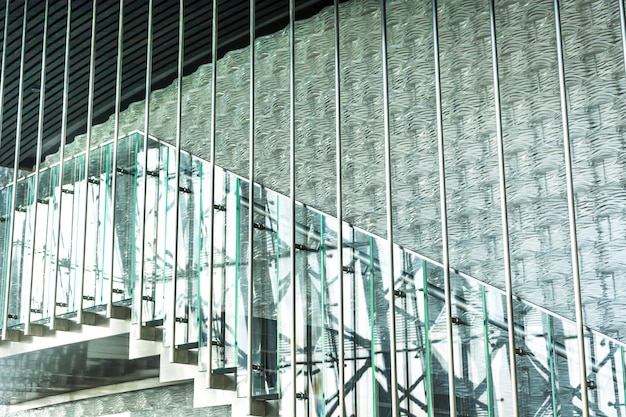 Foto gratuita escaleras del edificio de oficinas