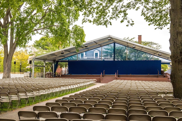 Escena al aire libre para eventos.