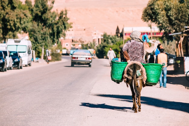 Escena de calle en marrakesh