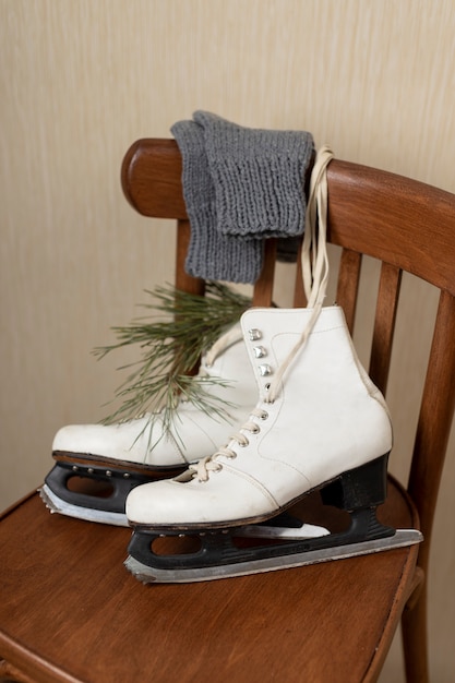 Escena de invierno con patines.