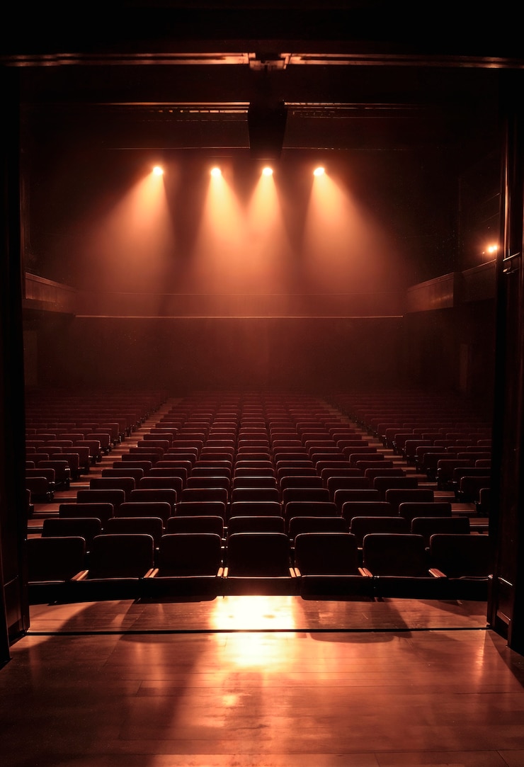 Foto gratuito el escenario vacío del teatro