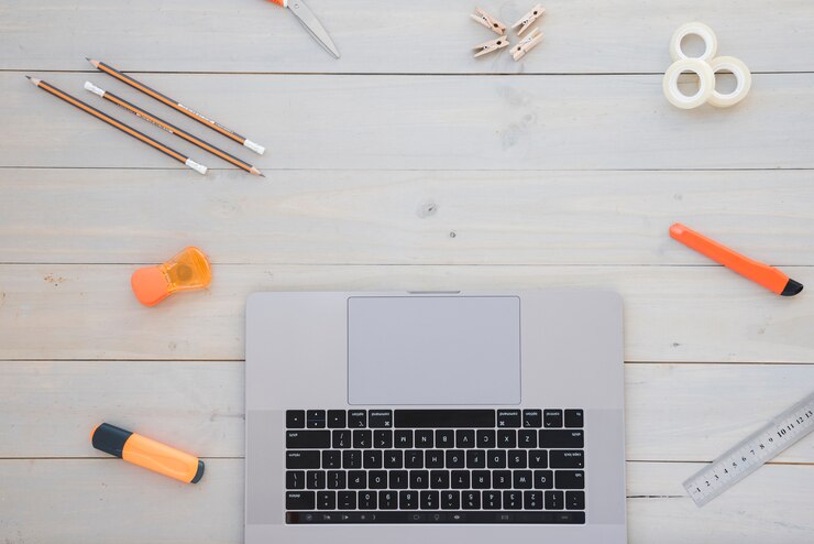 Foto gratuito escritorio de negocios con espacio para copiar