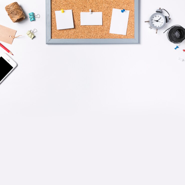 Foto gratuito espacio de trabajo de escritorio con varios elementos