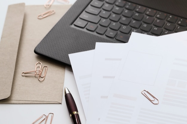 Espacio de trabajo. mesa de trabajo y oficina