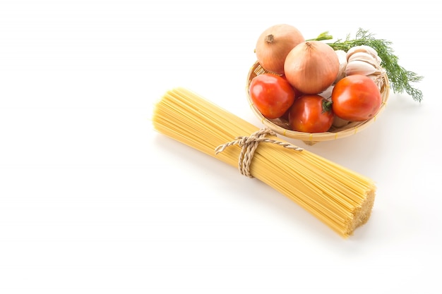 Espaguetis de pasta seca con ingrediente