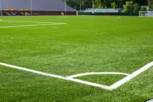 Foto gratuita esquina del campo de fútbol con marcas blancas