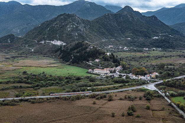 Estación de tren en Niksic Montenegro