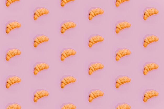 Estampado de panadería con croissants horneados