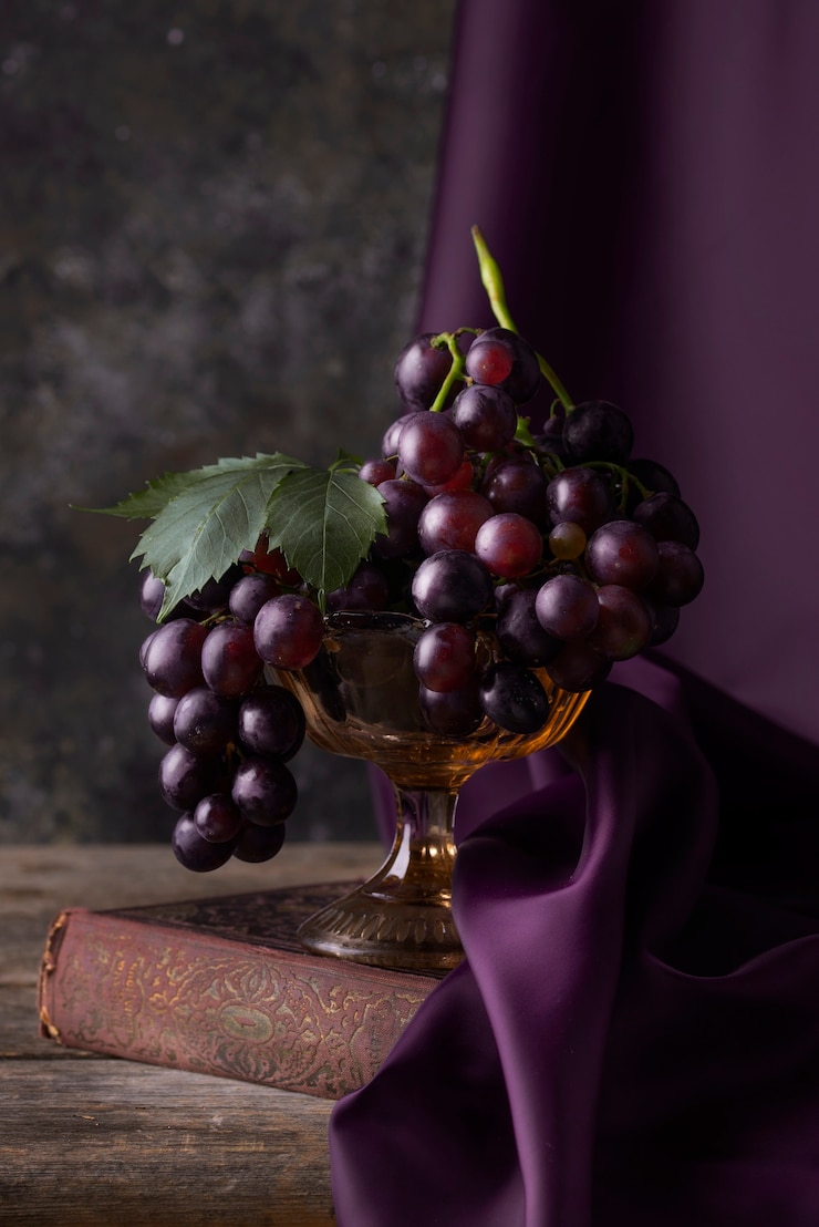 Foto gratuito estilo barroco con deliciosas uvas