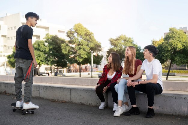 Estilo de vida de los adolescentes en la ciudad.