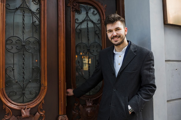 Foto gratuita estilo de vida de un hombre de negocios