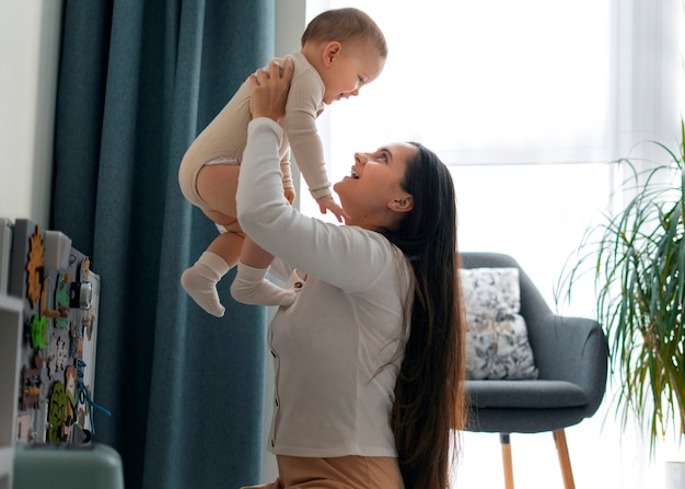 Estilo de vida de la mujer que pasa por la maternidad