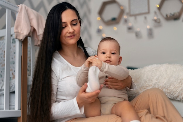 Foto gratuita estilo de vida de la mujer que pasa por la maternidad