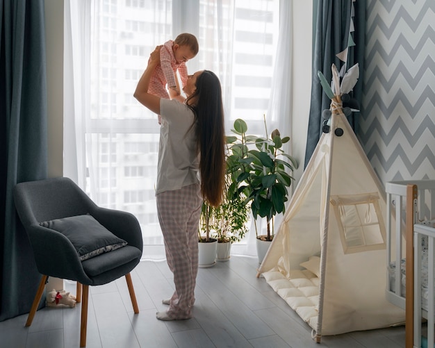 Estilo de vida de la mujer que pasa por la maternidad