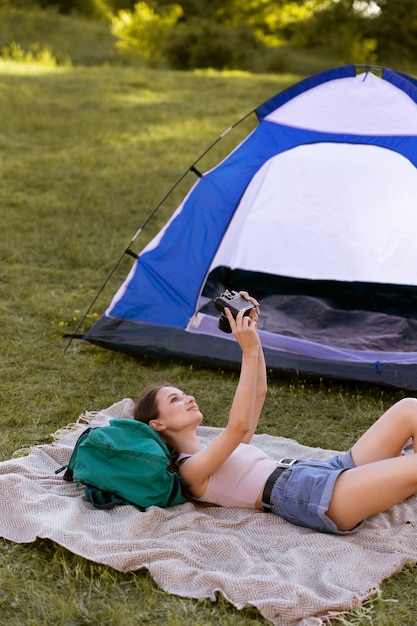 Estilo de vida de las personas que viajan y acampan.