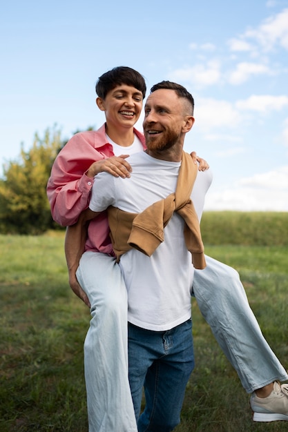 Foto gratuita estilo de vida de las personas que viven sin cuidado