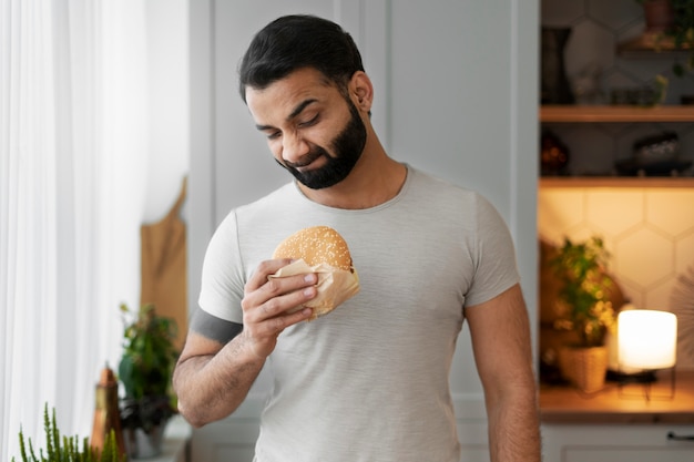 Foto gratuita estilo de vida saludable sostenido en el hogar