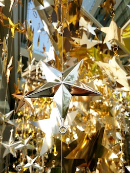 Estrella de decoración de estilo moderno brillante para la celebración de navidad y año nuevo festivo y tiro al aire libre.