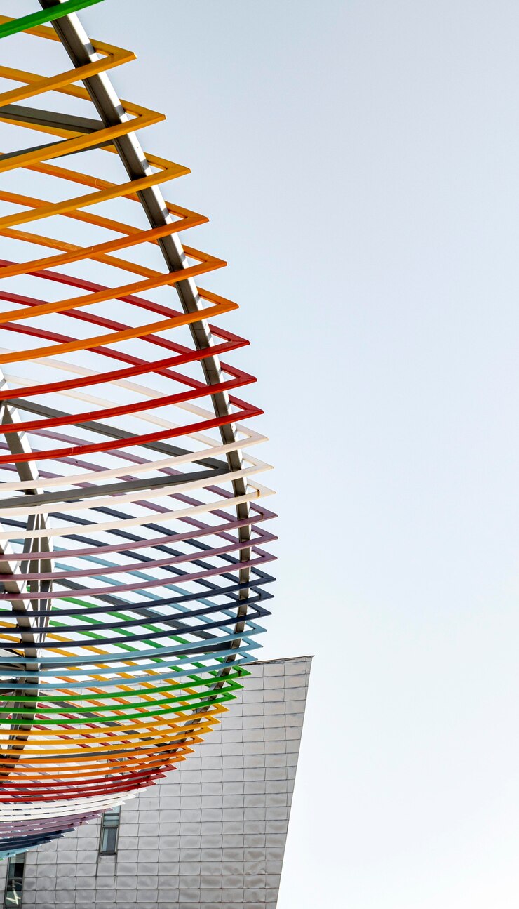 Foto gratuito estructura colorida en edificio de la ciudad