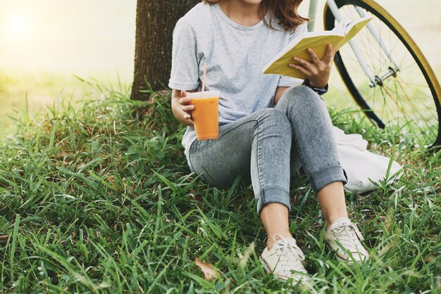 Estudiante en campus