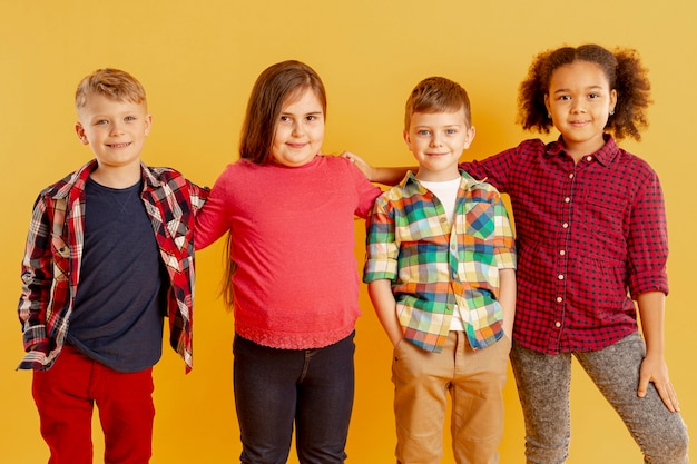 Foto gratuita evento del día del libro de apoyo para niños