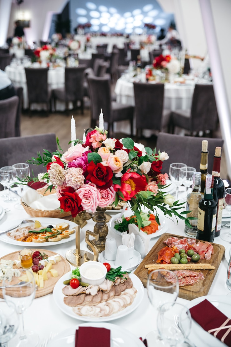 Foto gratuito exquisita decoración de un restaurante de bodas.