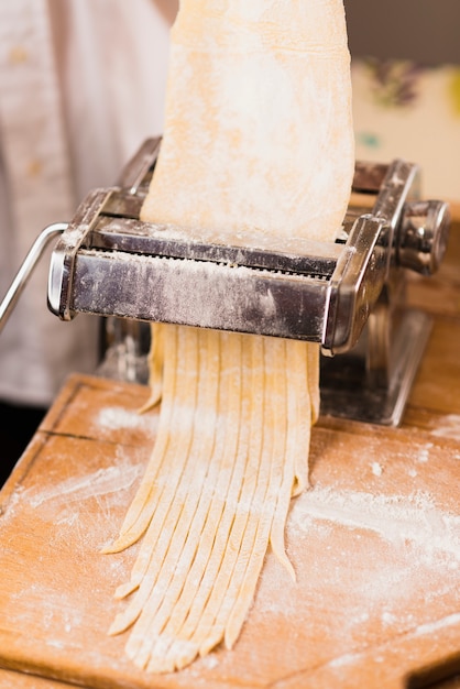 Fabricante de pasta con masa