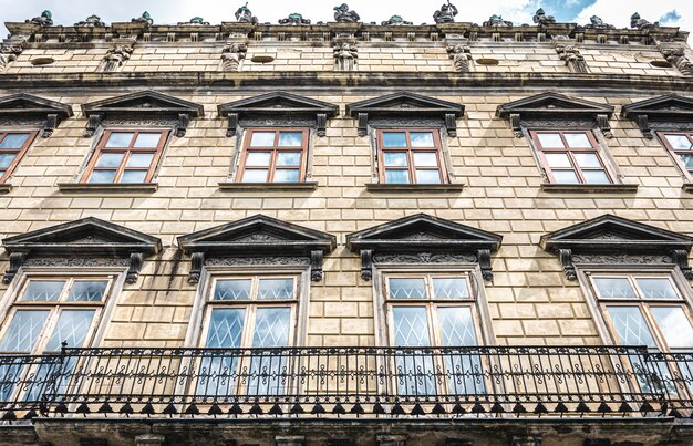 Fachada de un antiguo edificio arquitectónico